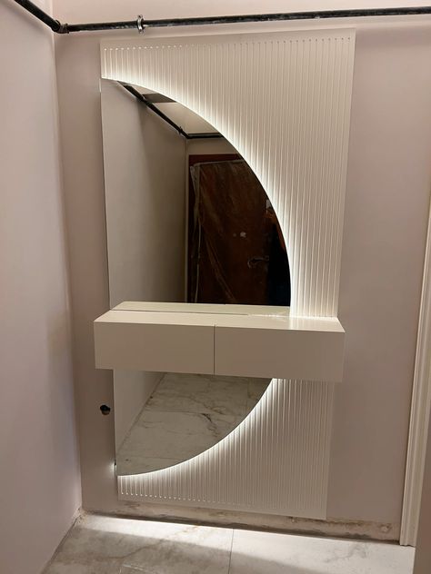 Wandspiegel mit Schublade G02 - Nach Maß